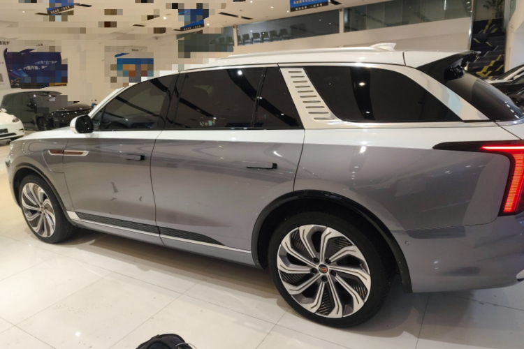 红旗E-HS9 2021款 510km 旗领版 四座车身外观4