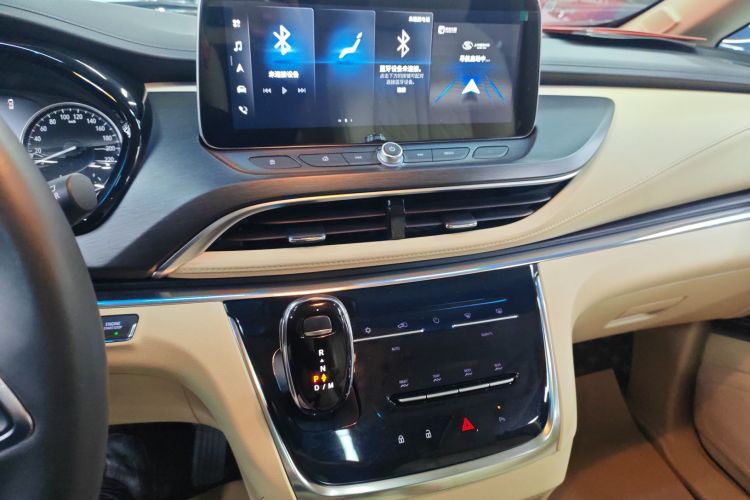 别克GL8 2023款 改款 陆上公务舱 豪华型中控内饰16