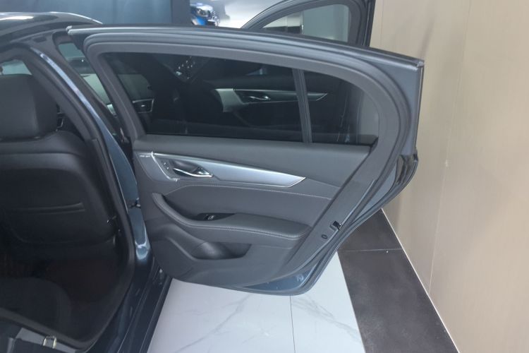 凯迪拉克CT5 2020款 改款 28T 豪华型中控内饰45