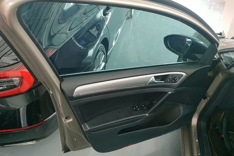 大众 高尔夫 2019款 280TSI DSG舒适型 国VI中控内饰47