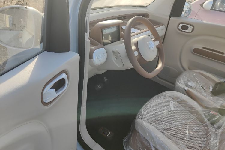 奔腾小马 2026款 222km 萌趣马 Plus中控内饰20