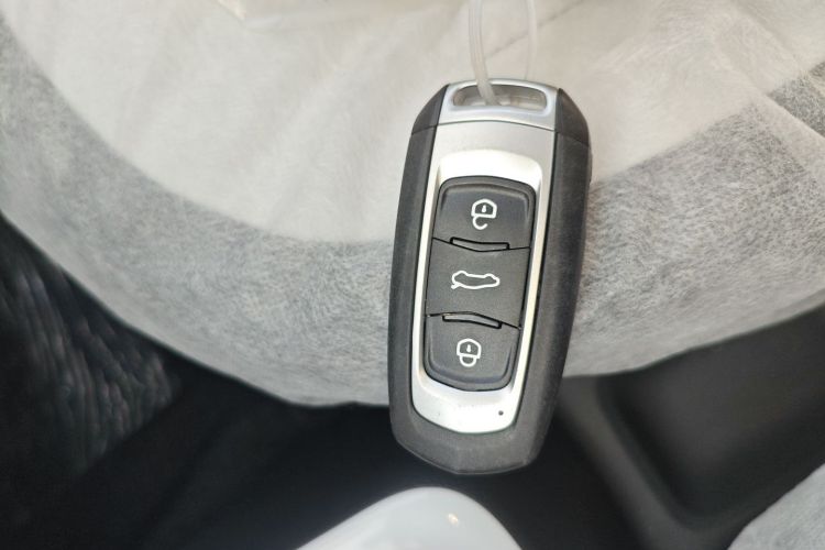 吉利银河 熊猫 2025款 210km 元气熊中控内饰11