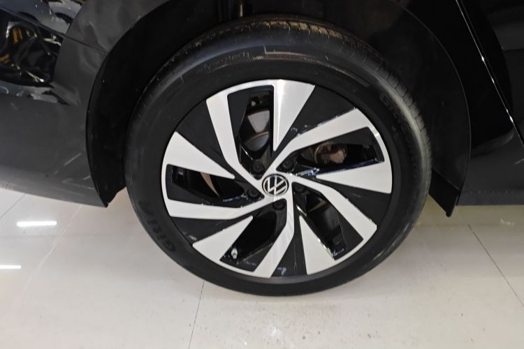 大众 帕萨特 2025款 Pro 380TSI 龙耀版车身外观6008