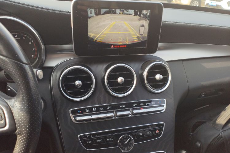 奔驰C级 2017款 C 180 L 运动版中控内饰16