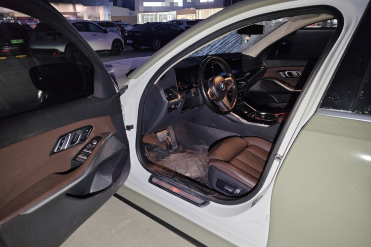 宝马i3 2022款 eDrive 35 L中控内饰20