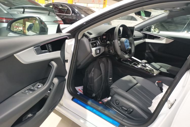 奥迪A5 2024款 Sportback 40 TFSI 时尚动感型中控内饰7003