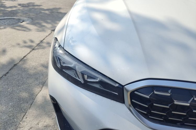 宝马3系 2023款 325i M运动套装车身外观6006