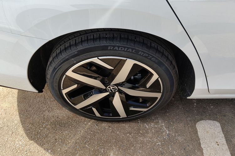 大众 2024款 凌渡L 280TSI DSG酷辣版车身外观6008