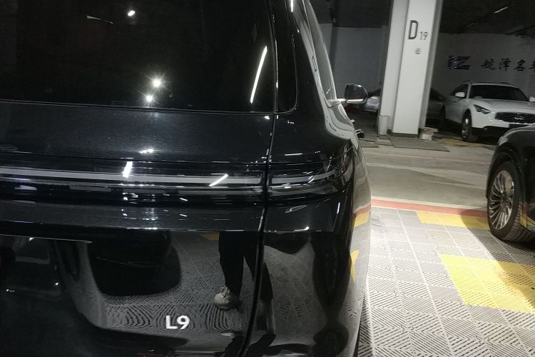 理想汽车 理想L9 2022款 Max车身外观9