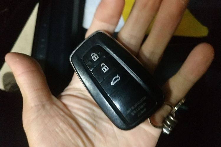 丰田 凯美瑞 2023款 2.5G 豪华版中控内饰11