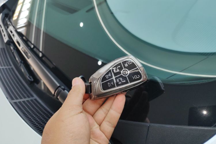 别克GL8 2025款 陆尊 智享版中控内饰11