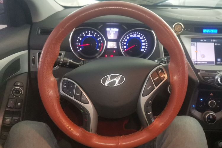 现代 朗动 2015款 1.6L 自动领先型局部细节13