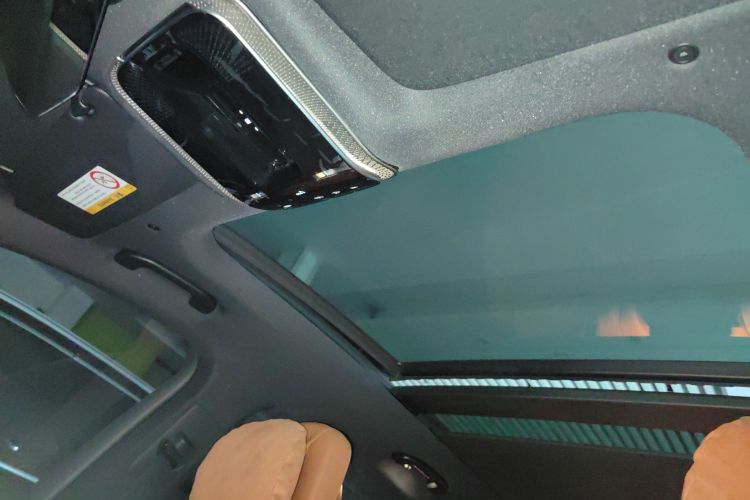 奔驰GLC 2023款 改款 GLC 300 L 4MATIC 动感型 7座局部细节22