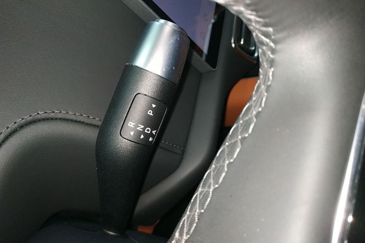 理想汽车 理想L8 2023款 Air中控内饰18