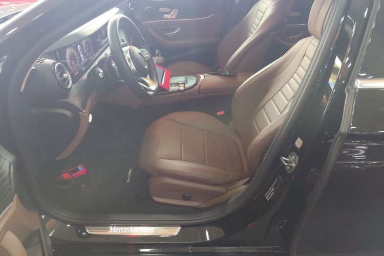 奔驰E级 2019款 改款 E 300 L 运动时尚型局部细节19