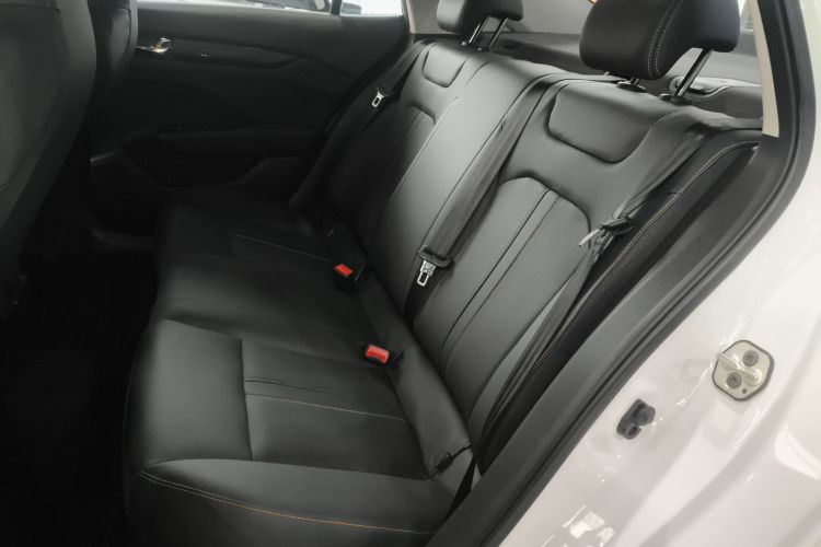 东风风神 奕炫 2024款 1.5L 自动劲速版中控内饰7004