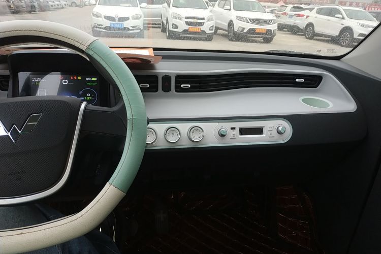 五菱汽车 宏光MINIEV 2022款 马卡龙臻享款 三元锂中控内饰7002