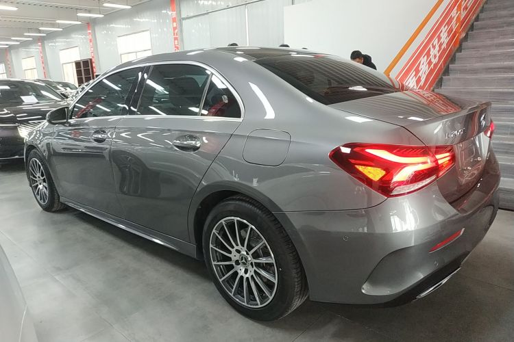 奔驰A级 2020款 改款 A 200 L 运动轿车时尚型车身外观4