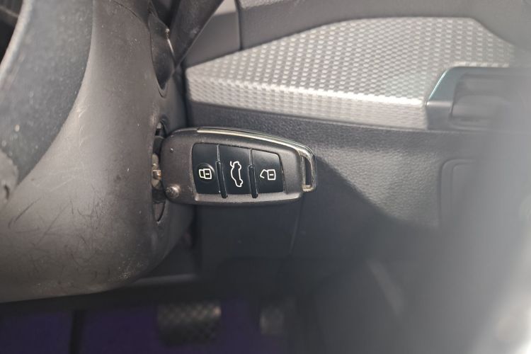 奥迪Q2L 2020款 35 TFSI 进取动感型中控内饰11