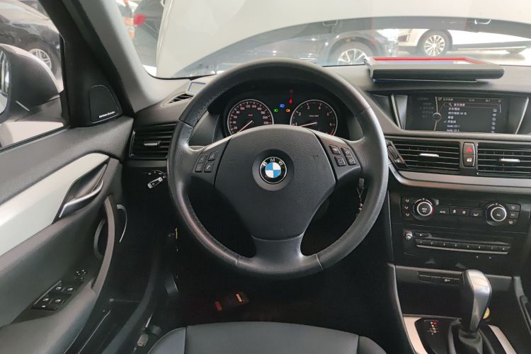 宝马X1 2013款 sDrive18i 领先型中控内饰13