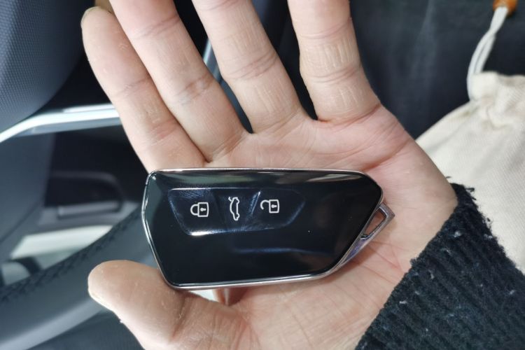 大众 2024款 凌渡L 280TSI DSG炫辣版中控内饰7001