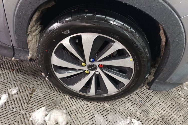 比亚迪 宋PLUS新能源 2024款 荣耀版 DM-i 71km 豪华型车身外观10