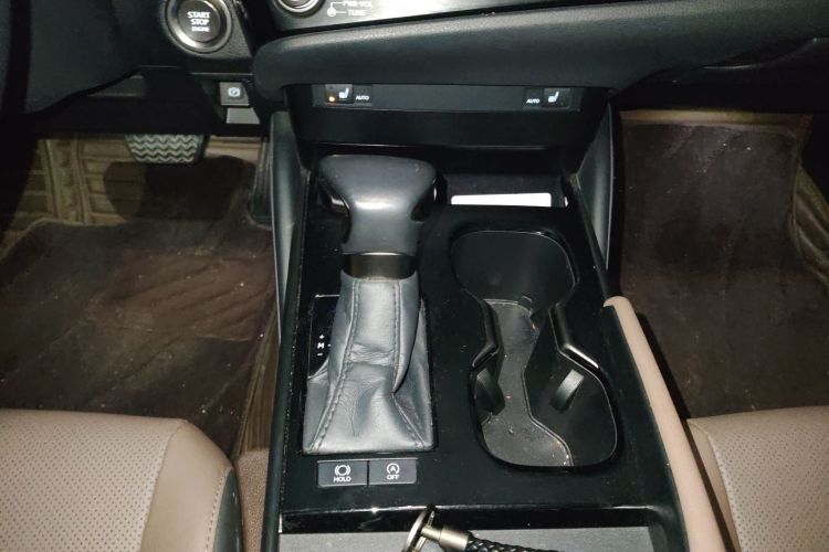 雷克萨斯ES 2022款 200 卓越版中控内饰18