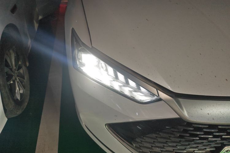 比亚迪 秦PLUS 2023款 冠军版 DM-i 55KM领先型车身外观8