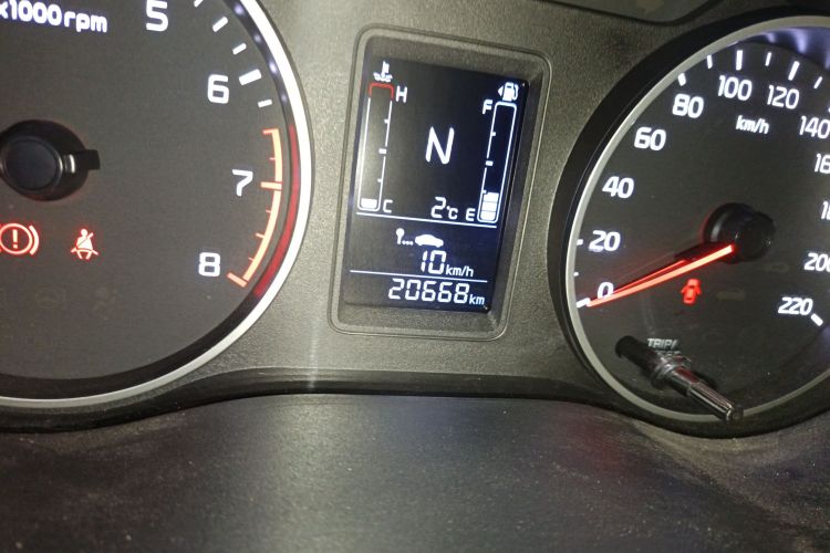 起亚 焕驰 2020款 改款 1.4L 自动舒适天窗版中控内饰15