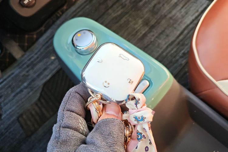 长安启源 长安Lumin 2023款 205km 香沁款中控内饰11