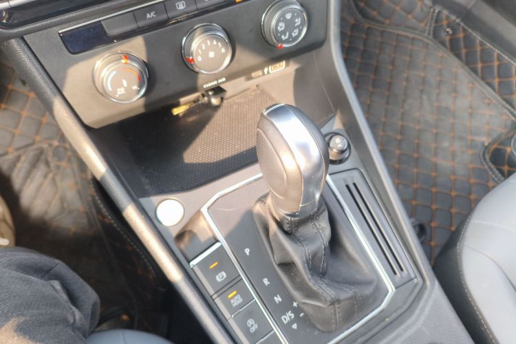 大众 朗逸 2023款 1.5L 自动五百万版中控内饰18