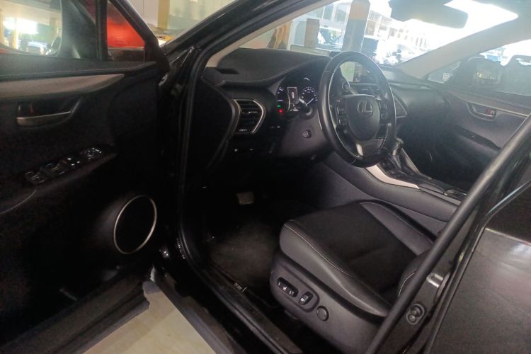 雷克萨斯NX 2020款 300h 前驱 锋尚版 国VI中控内饰20