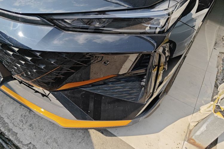 长安UNI-V 2024款 1.5T 尊贵运动型局部细节36