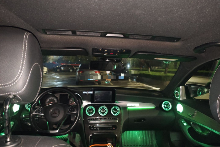 奔驰C级 2017款 改款 C 200 运动版中控内饰22