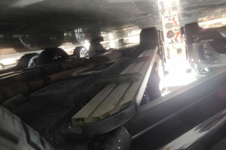 雷克萨斯RX 2021款 300 四驱F SPORT局部细节9001