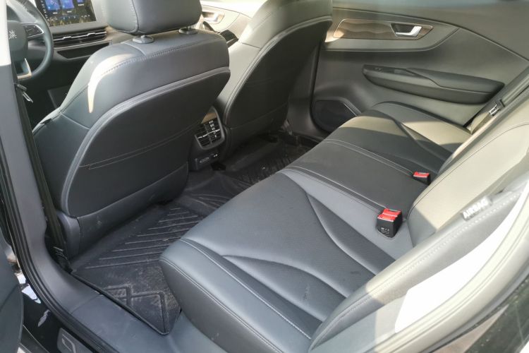 红旗E-QM5 2023款 改款 基础出行版中控内饰7004