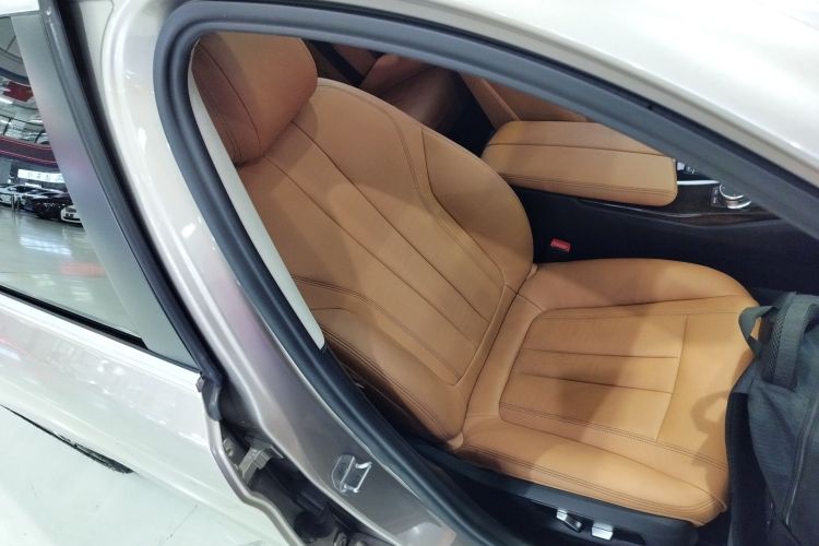 宝马5系 2018款 528Li 上市特别版局部细节41