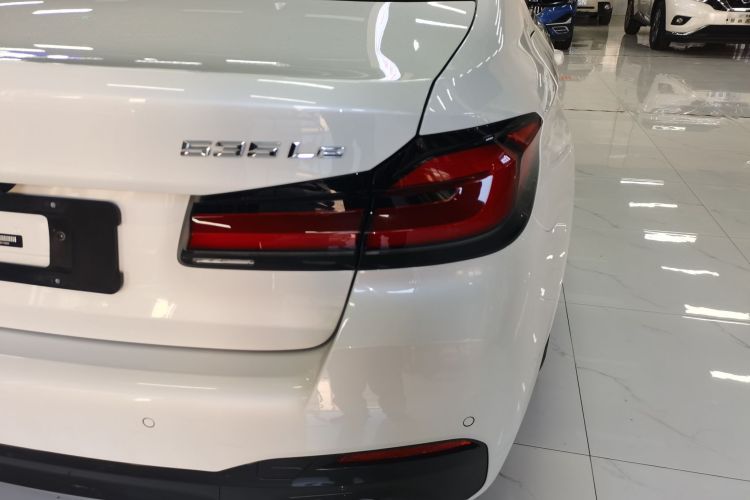 宝马5系新能源 2021款 改款 535Le M运动套装车身外观9