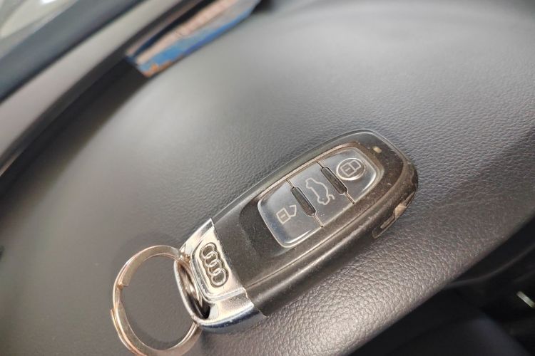 奥迪A6L 2016款 30 FSI 舒适型中控内饰11