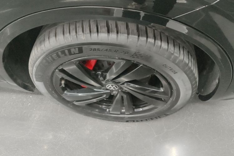 大众 途锐 2023款 3.0TSI 锐享版 曜黑运动套装车身外观10