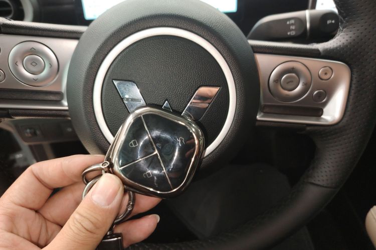 五菱汽车 五菱缤果PLUS 2024款 330km 五座版中控内饰11