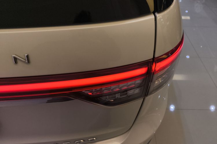 林肯 飞行家 2020款 3.0T V6 四驱尊享版车身外观9