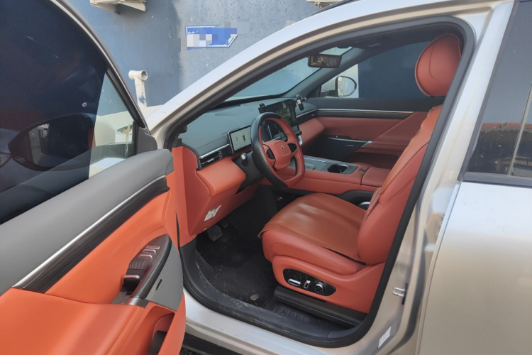 东风奕派 eπ008 2024款 636Max纯电版 6座中控内饰20