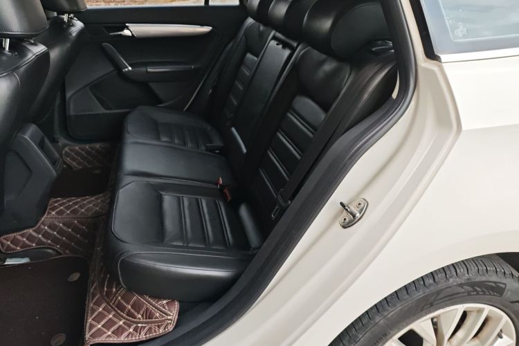 大众 朗行 2013款 1.4TSI 手动豪华型中控内饰21