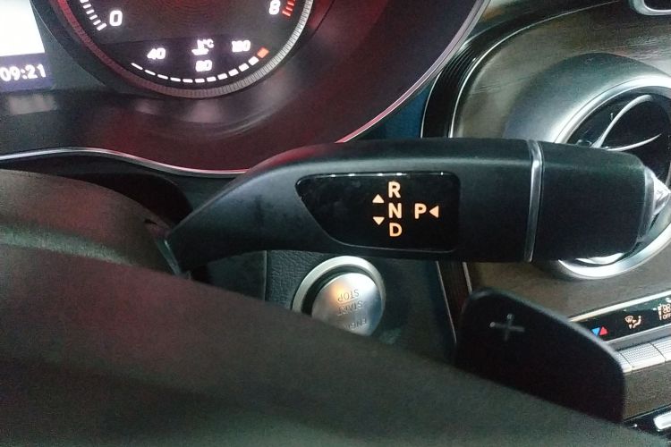 奔驰GLC 2019款 改款 GLC 300 L 4MATIC 动感型局部细节18