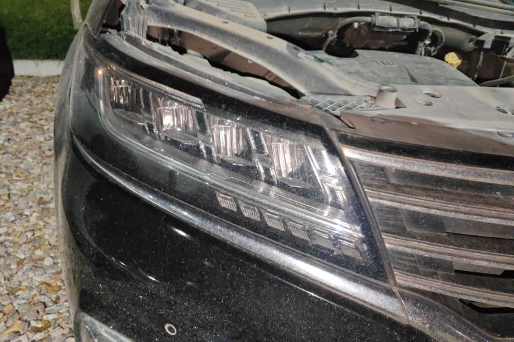 荣威RX5 2018款 20T 两驱手动互联网智尊版车身外观8