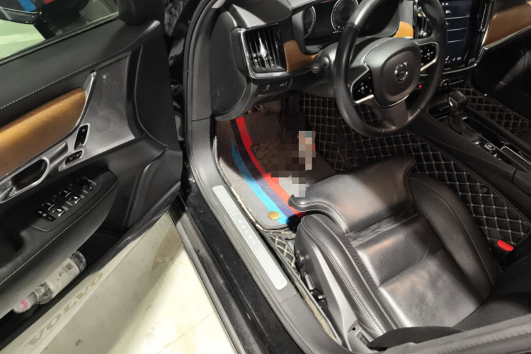 沃尔沃S90 2018款 T5 智尊版中控内饰20