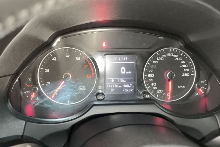 奥迪Q5 2016款 40 TFSI 技术型中控内饰14