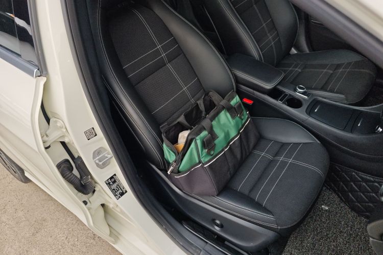 奔驰A级(进口) 2015款 A 200 时尚型局部细节41