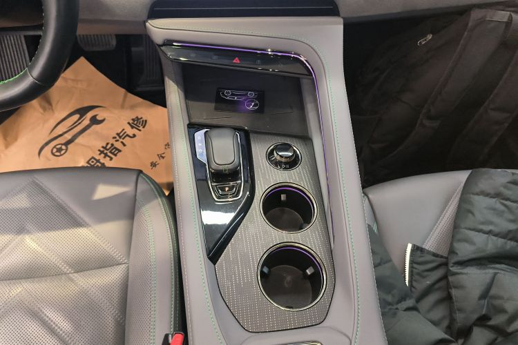 极氪001 2023款 WE版 100kWh局部细节18